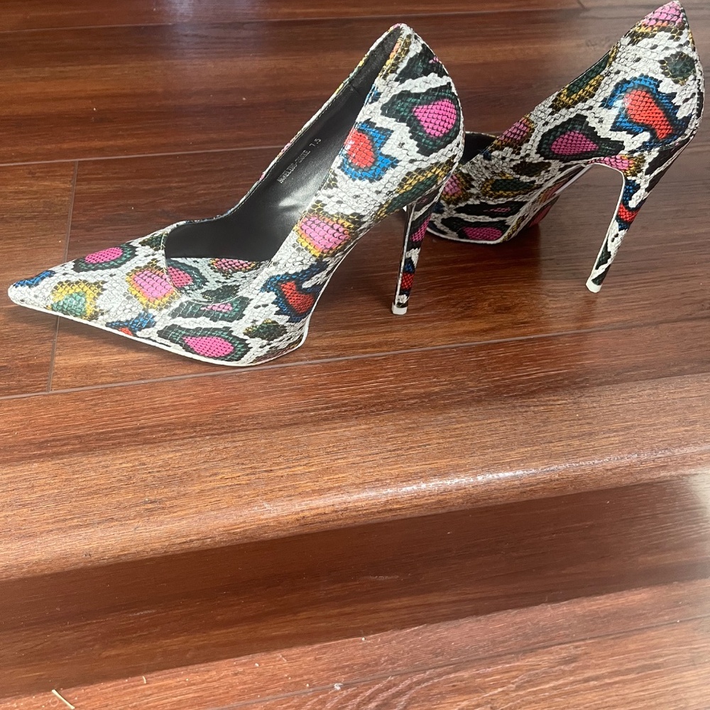 Akira Wang - Snake Pattern Pumps - Picture 6 of 6
